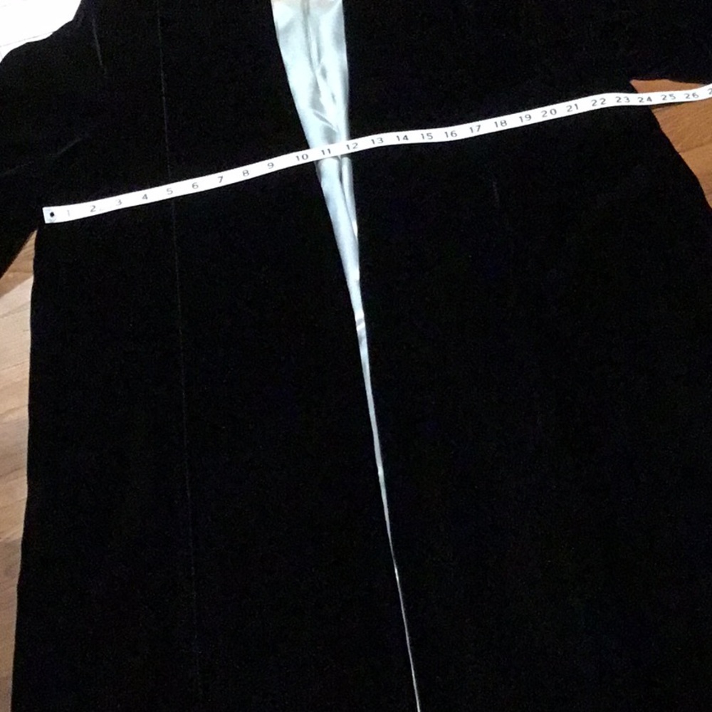 Vintage, Dramatic,Long Black Velvet Coat Medium/Large - Picture 6 of 10